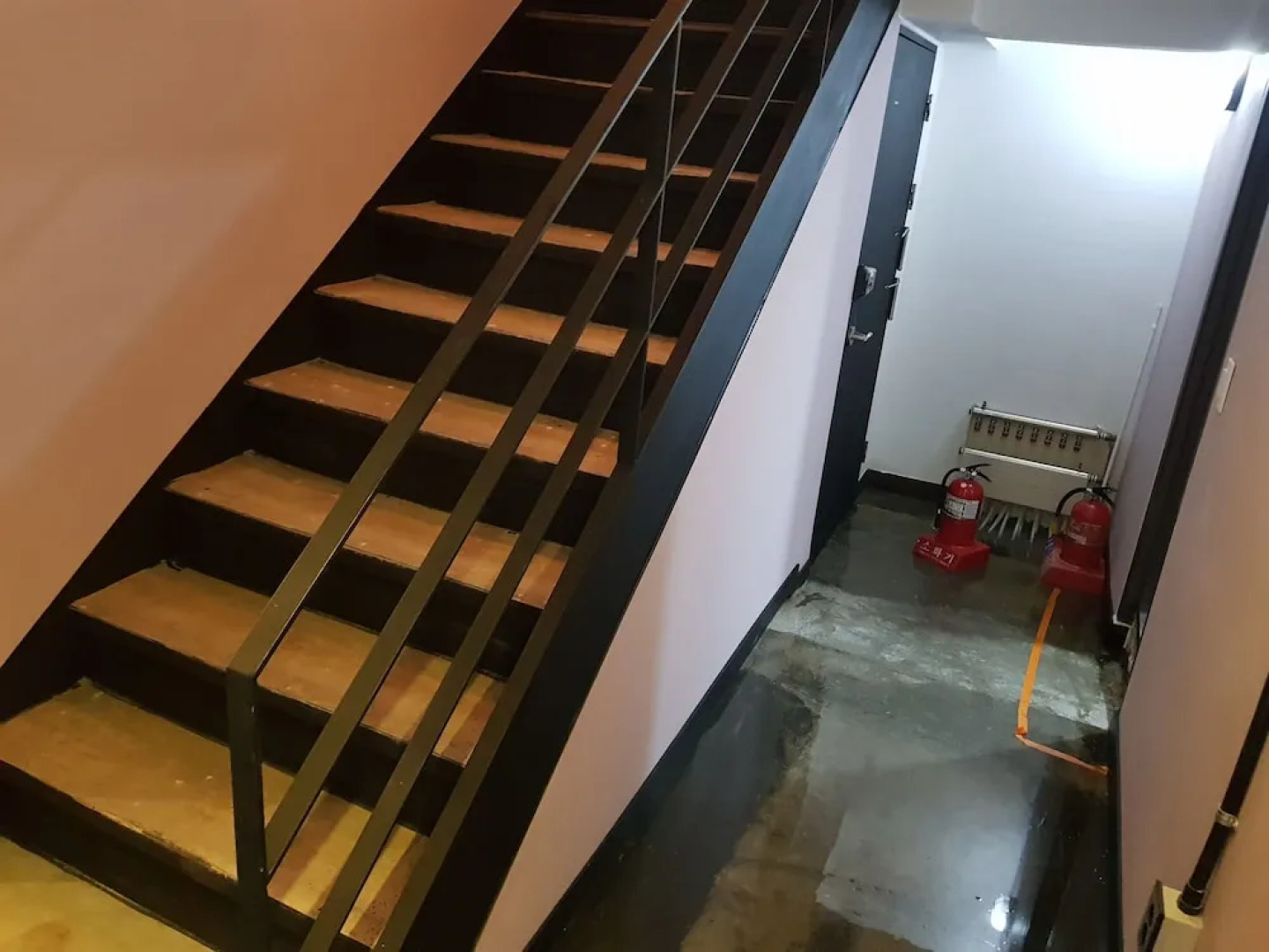 Inno Guesthouse & Bar Hongdae - Hostel