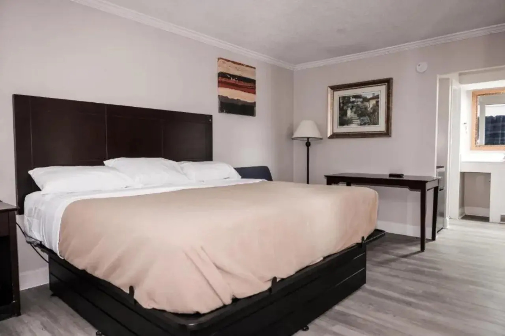 Riverside Inn & Suites by OYO Danville Ceaser Casino