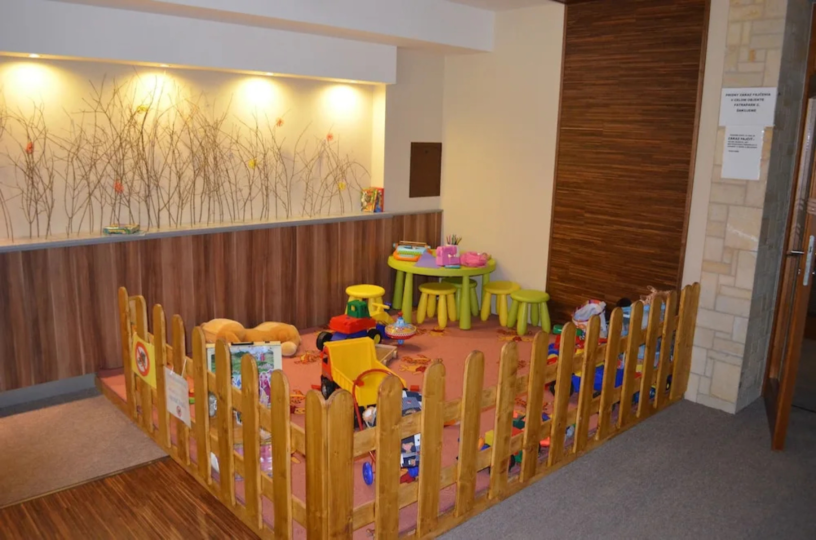 Fatrapark 2 Apartments & Restaurant