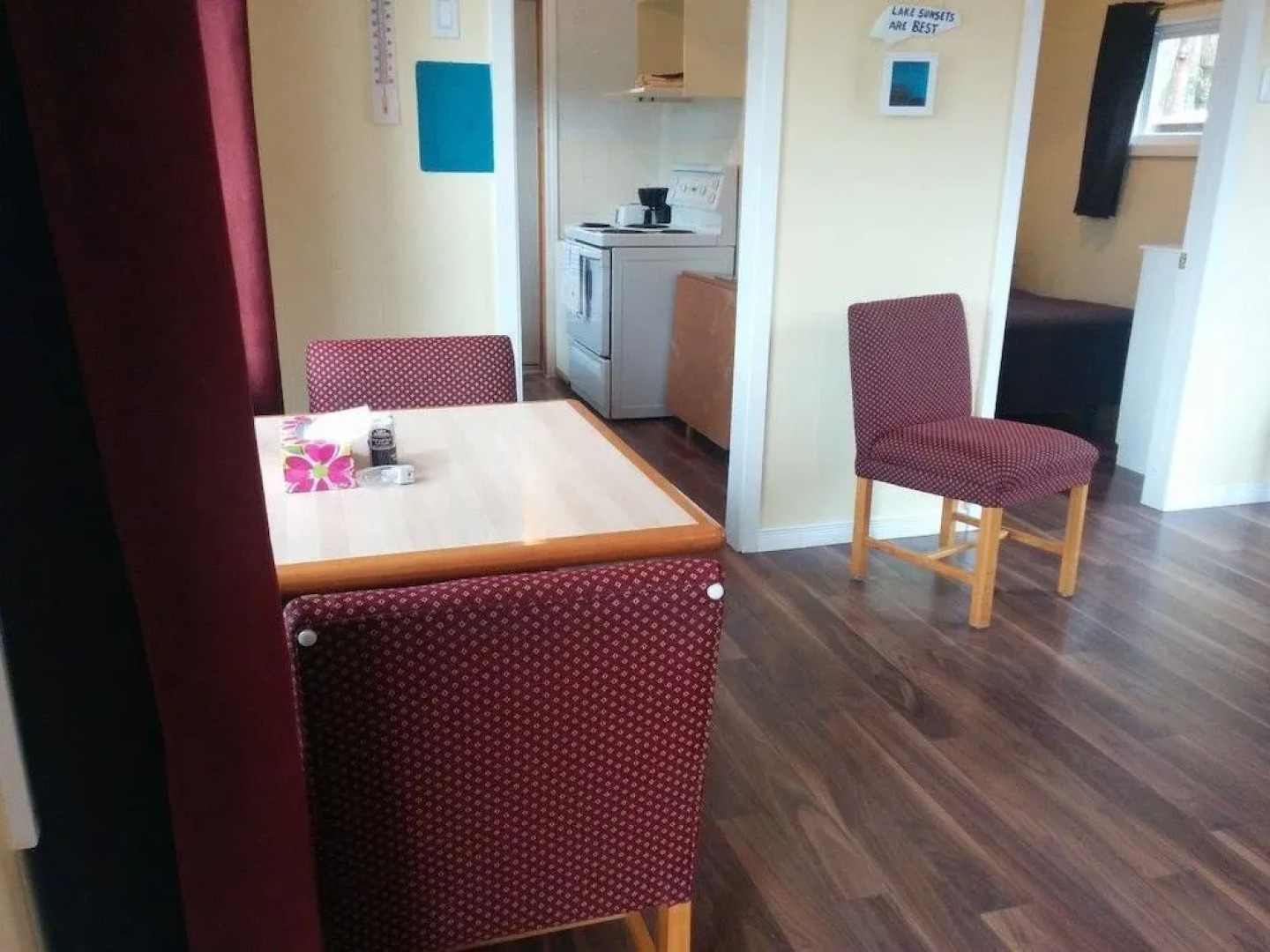 The Pinewood - Adult Getaway by the Lake