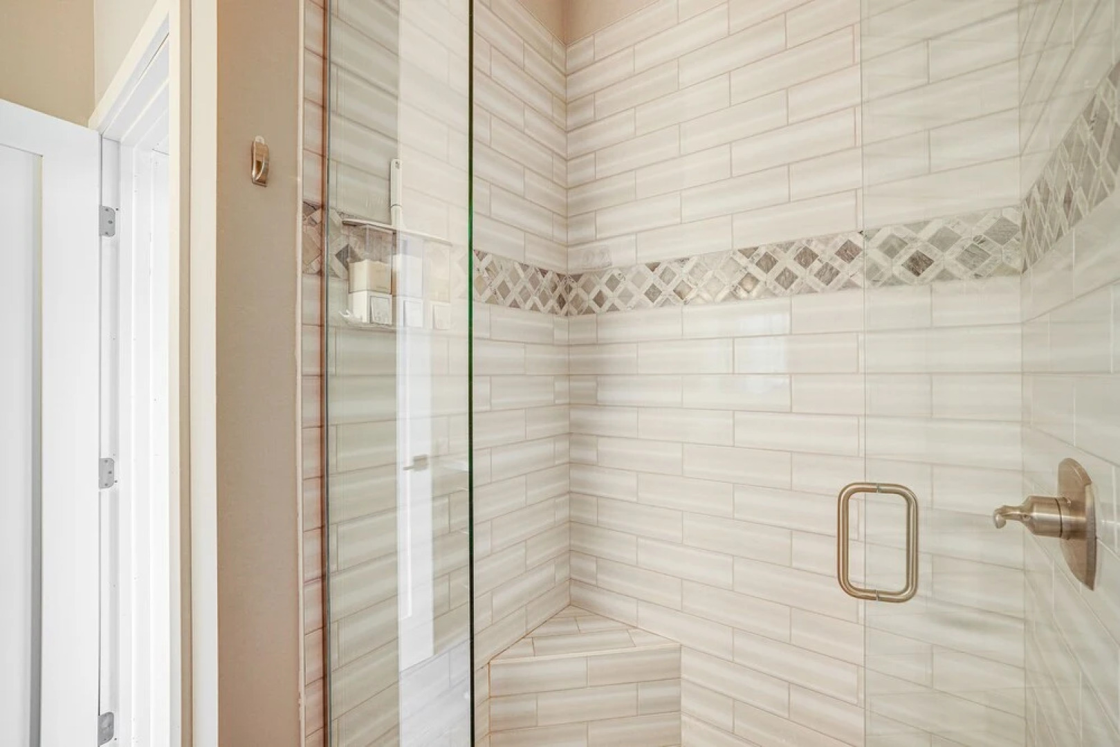 Modern Blaine Condo Rental < 1 Mi to Boat Harbor!