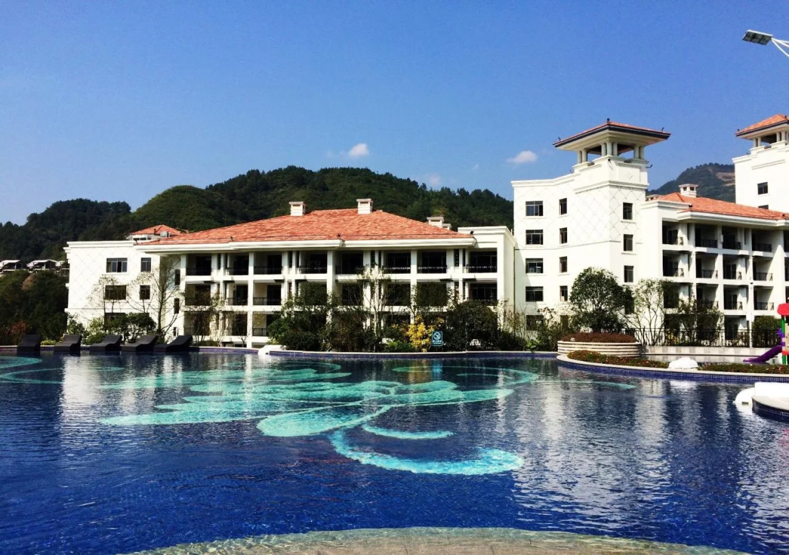 Zhangjiajie Country Garden Phoenix Suites Hotel
