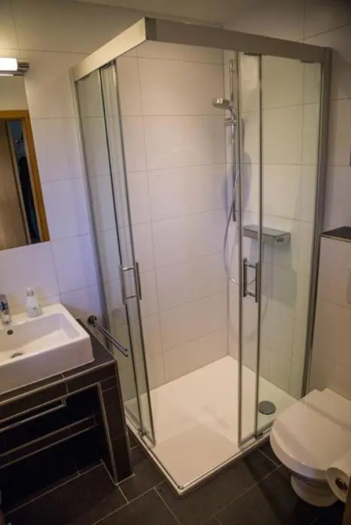 Komfortables Reetdachferienhaus Hasel 1