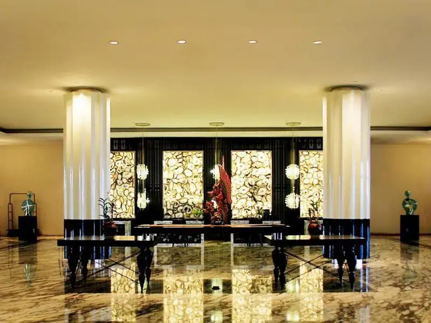 Dreamland Paradise Hotel