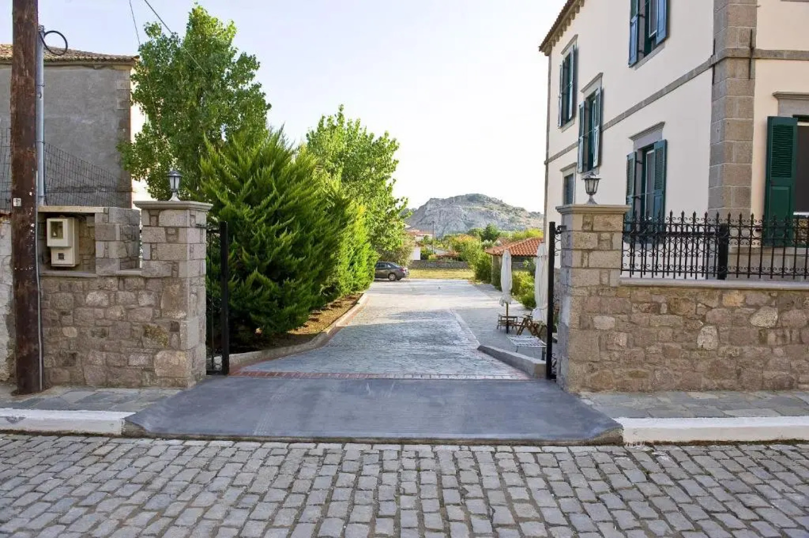 Artemis Traditional Hotel