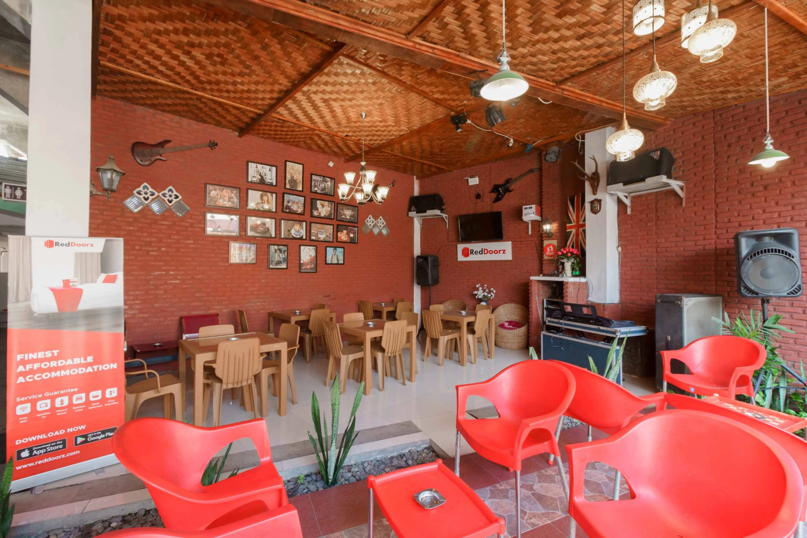 RedDoorz Syariah near Jalan Asahan Pematang Siantar