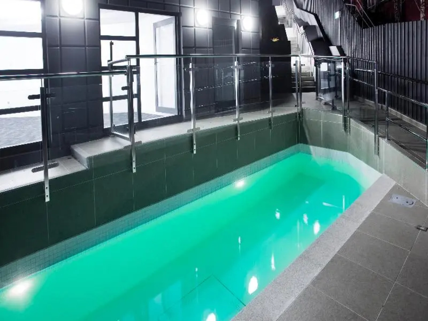 Nesuto St Martins Apartment Hotel