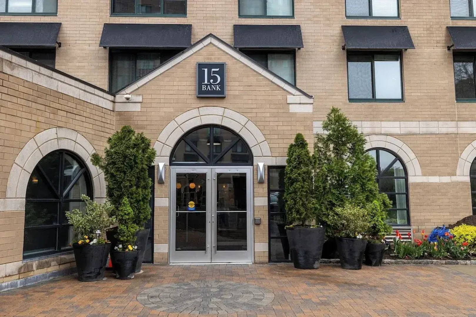 15 Bank Street - BSC-207L