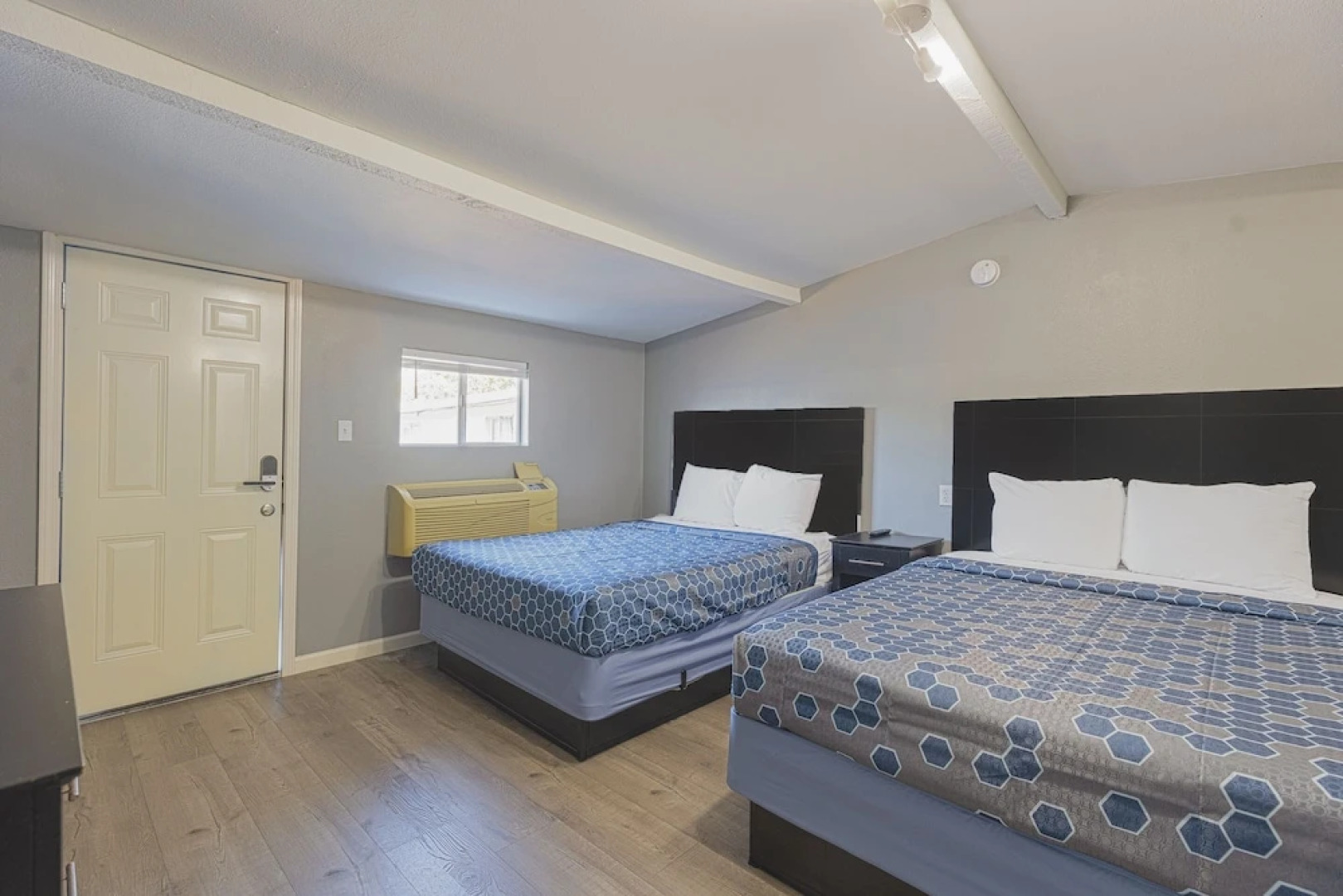 Sands Inn by OYO Winnie