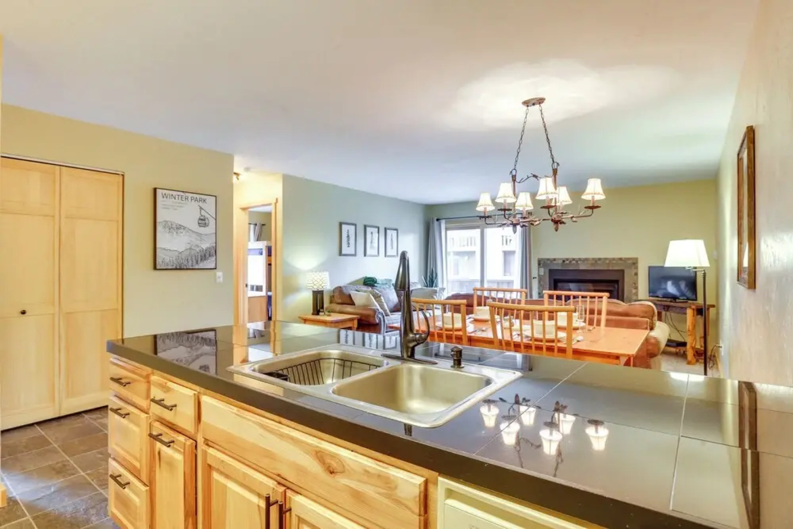 Cozy Winter Park Condo w/ Hot Tub & Shuttle!