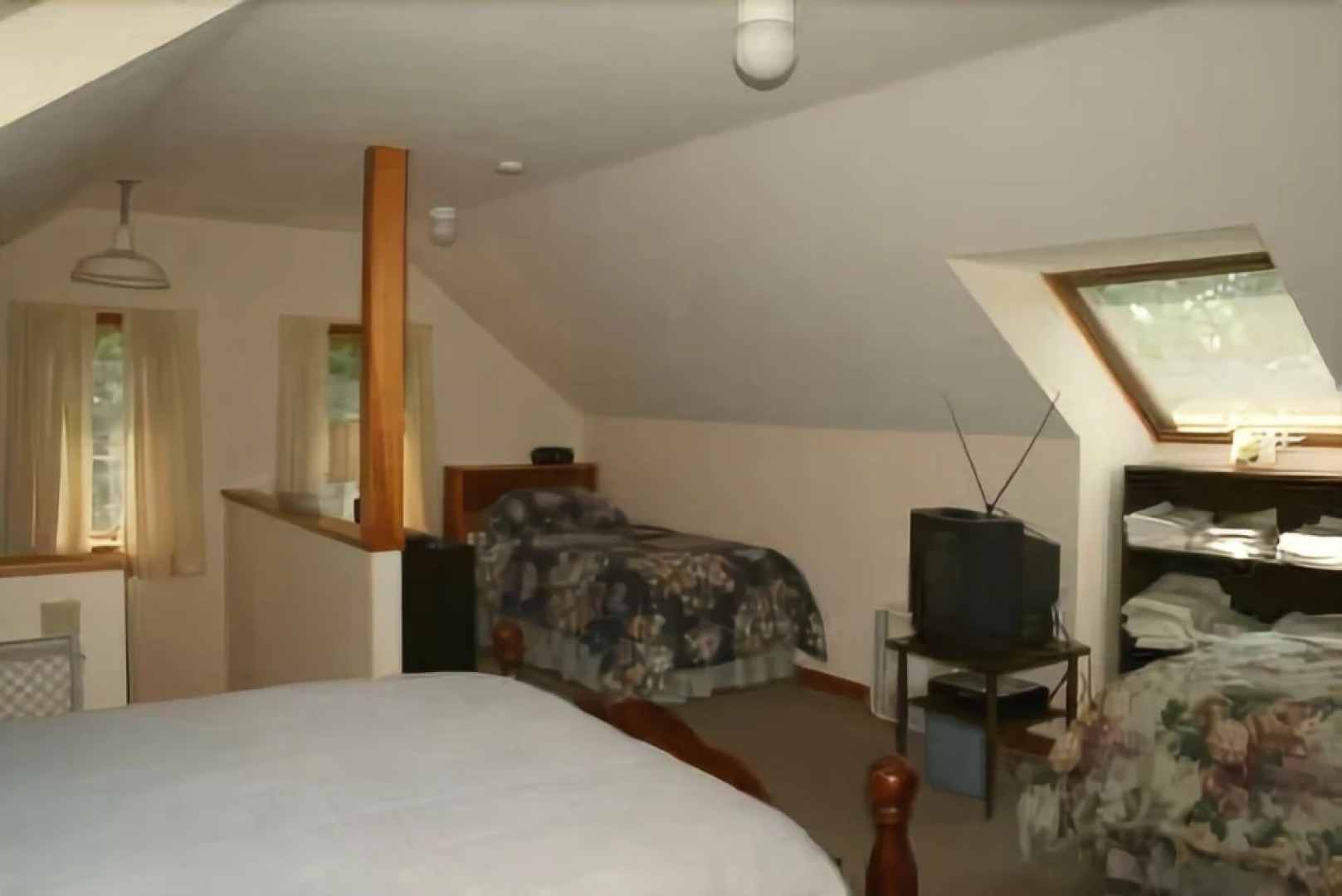 Sherwood Cottage - Three Bedroom Home