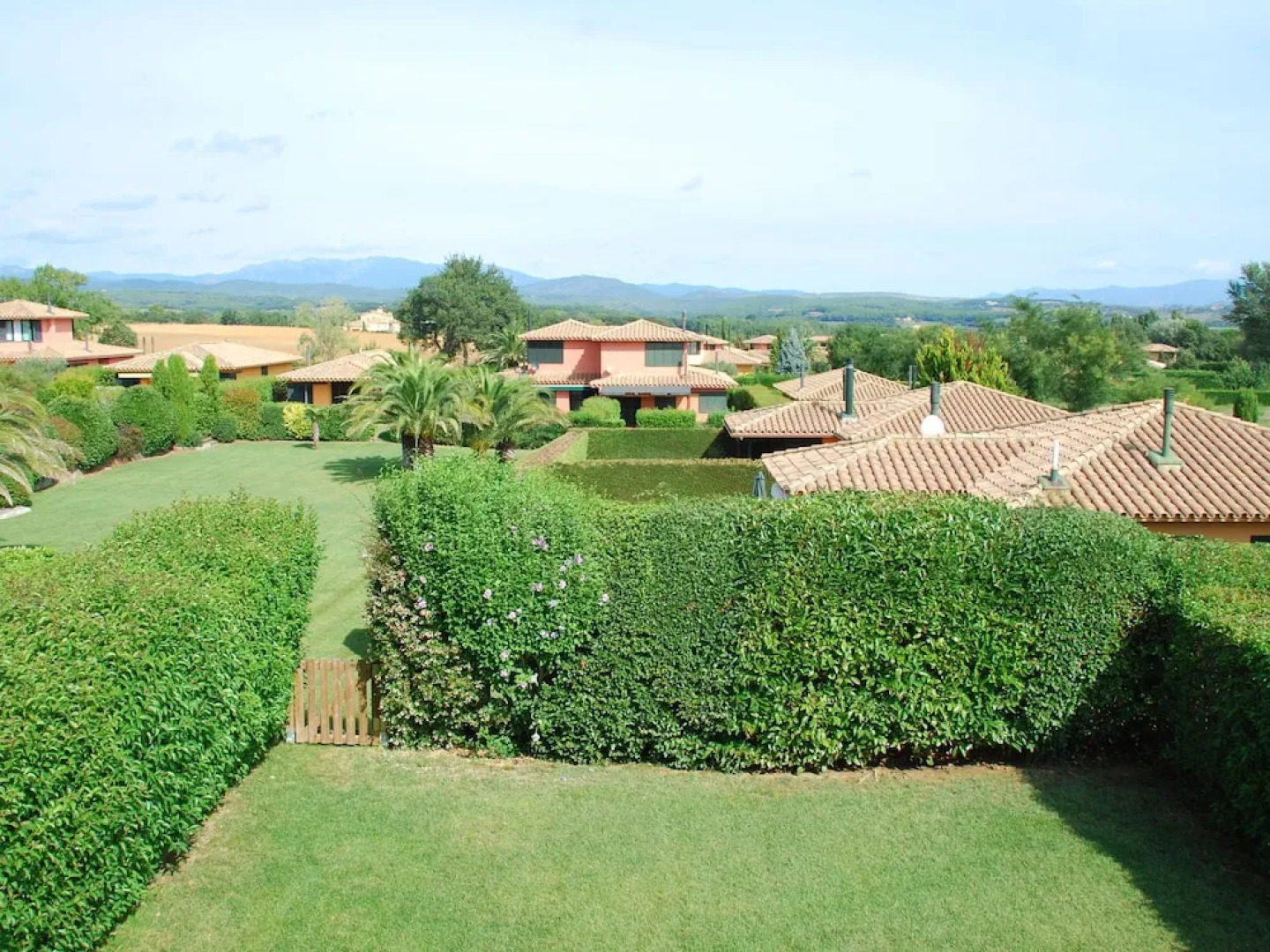 Quaint Villa in Navata With Fenced Garden