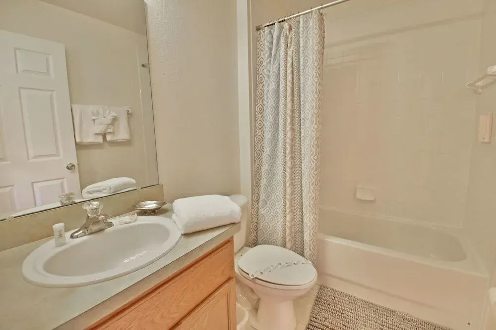 210PD Pine Top 4 Br home by RedAwning