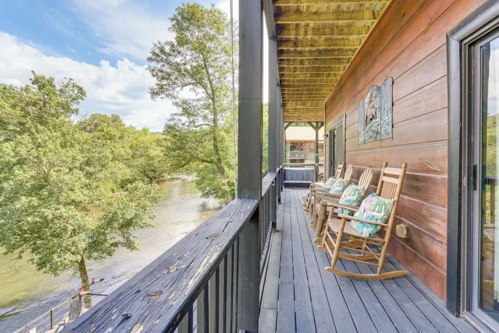 Private Hot Tub: Riverfront Cabin in Murphy