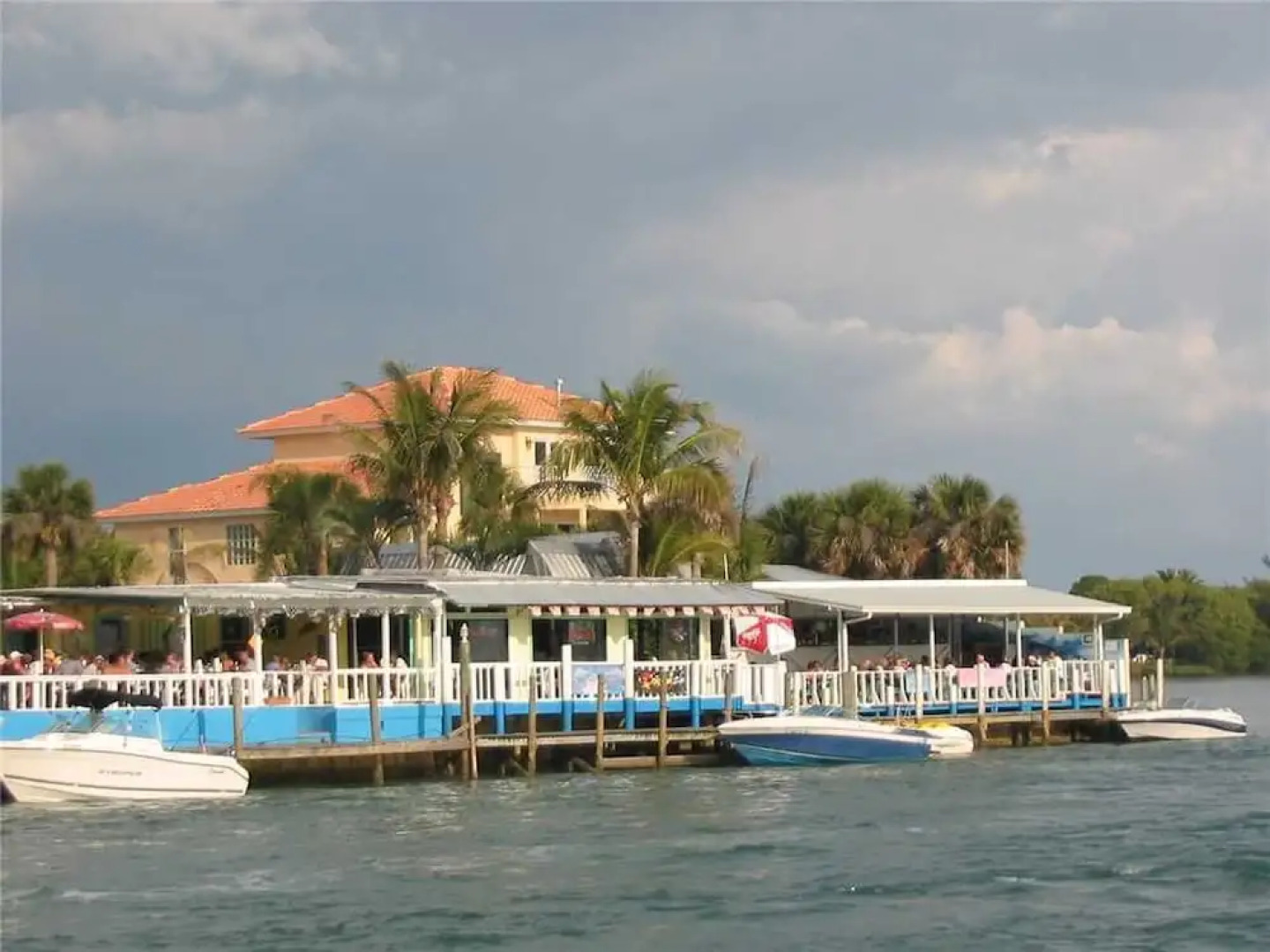 Albee Sunset Cottage, 2 Bedrooms, Pet Friendly, Wifi, Sleeps 8