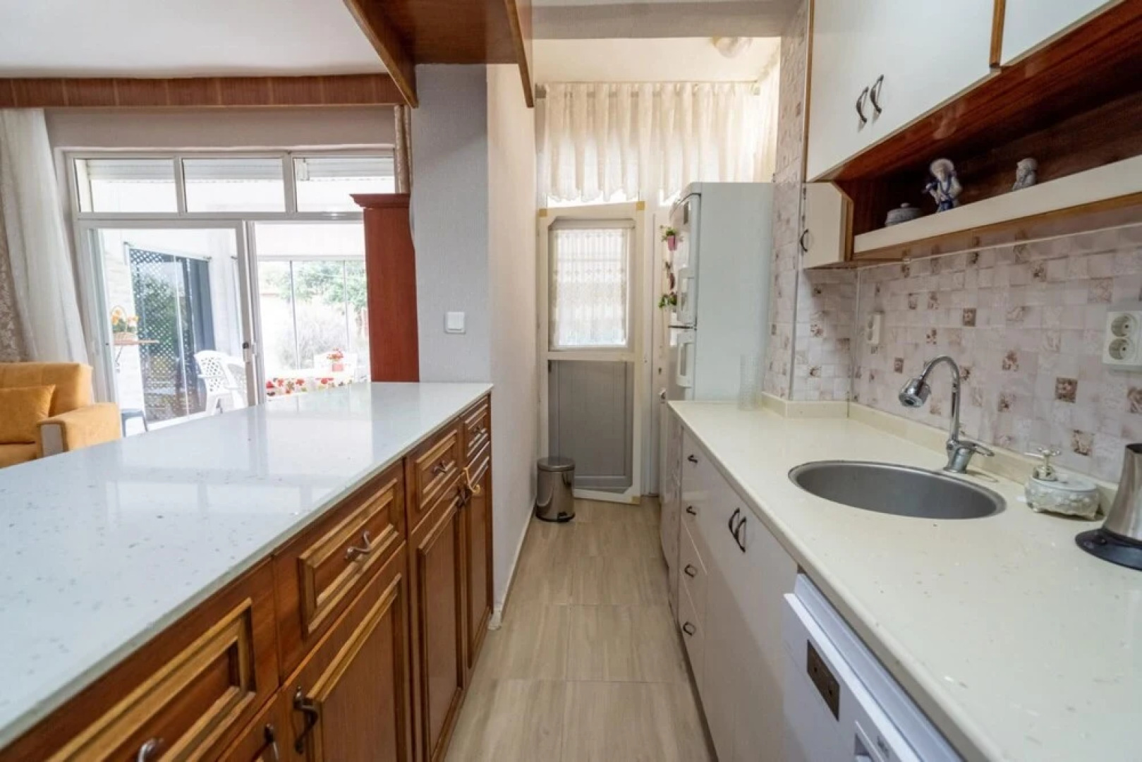 Serene House in Antalya With Shared Pool Garden