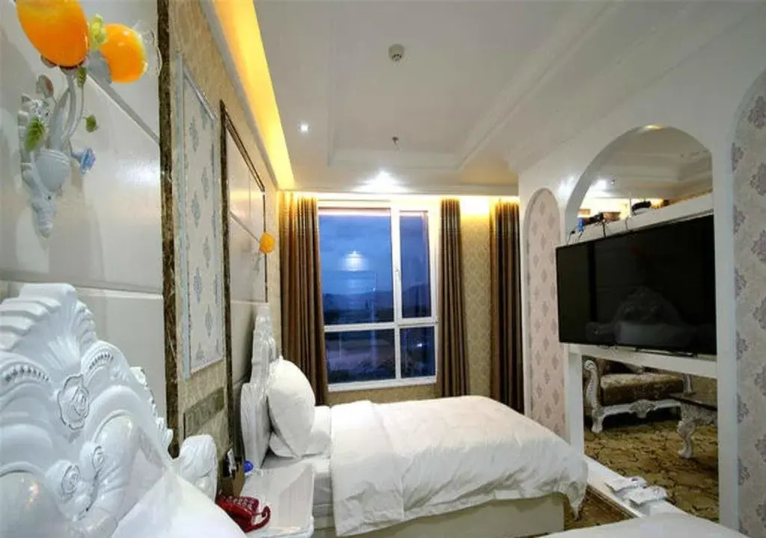 Zhang Ye Long Sheng Holiday Hotel