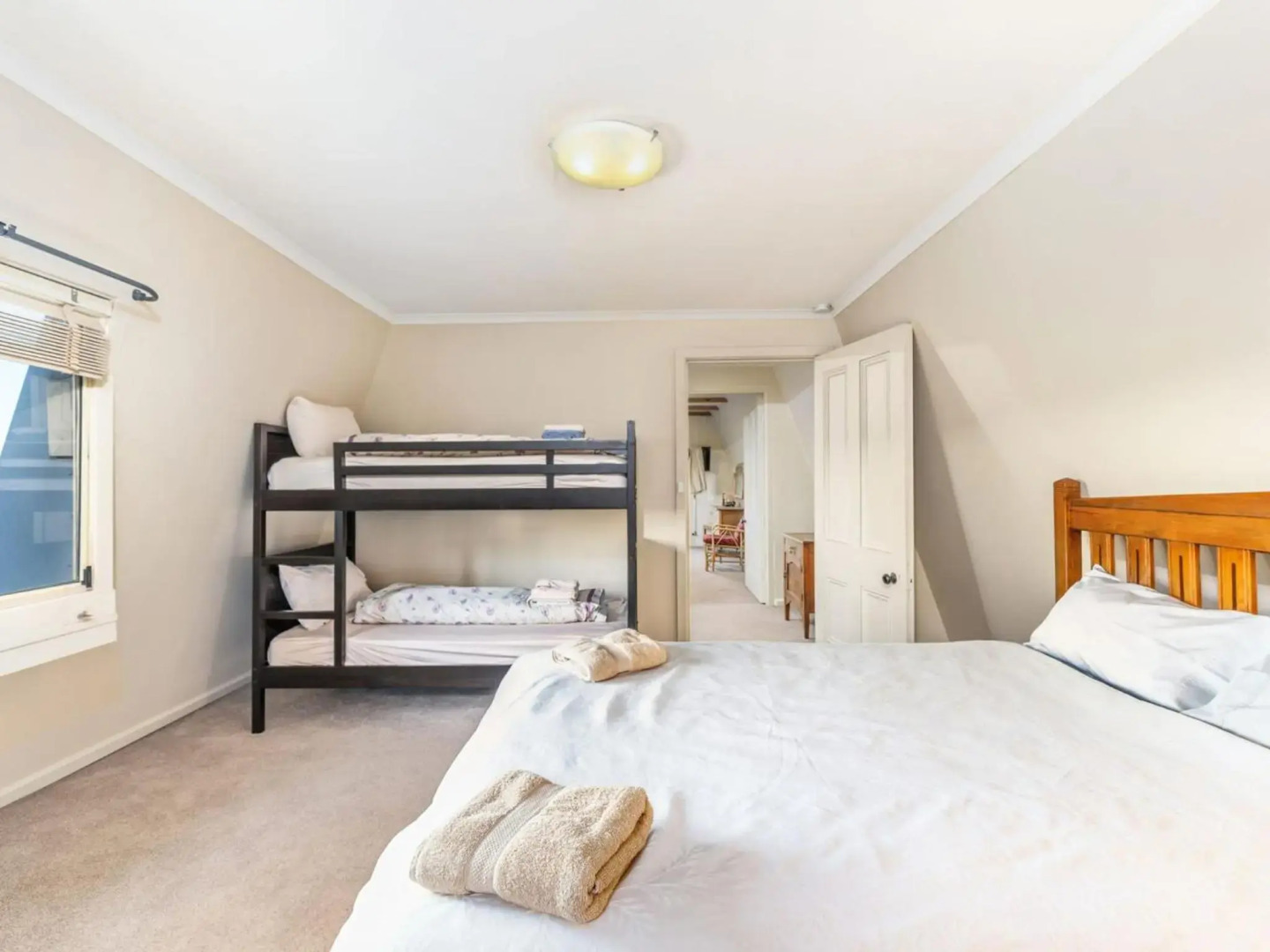 Sea Point at Hyams Beach 4pm Check Out Sundays