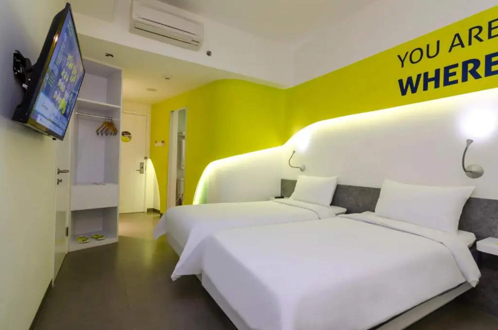 YELLO Hotel Jemursari Surabaya