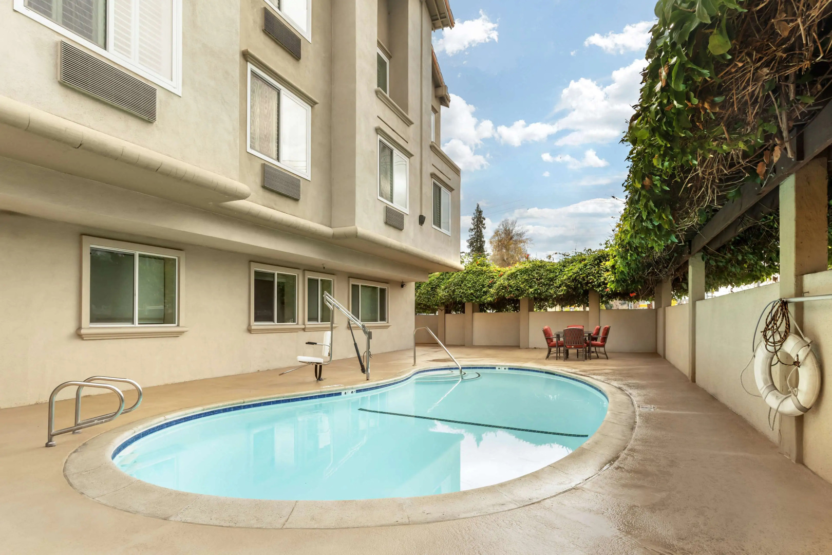 Best Western Plus Airport Plaza