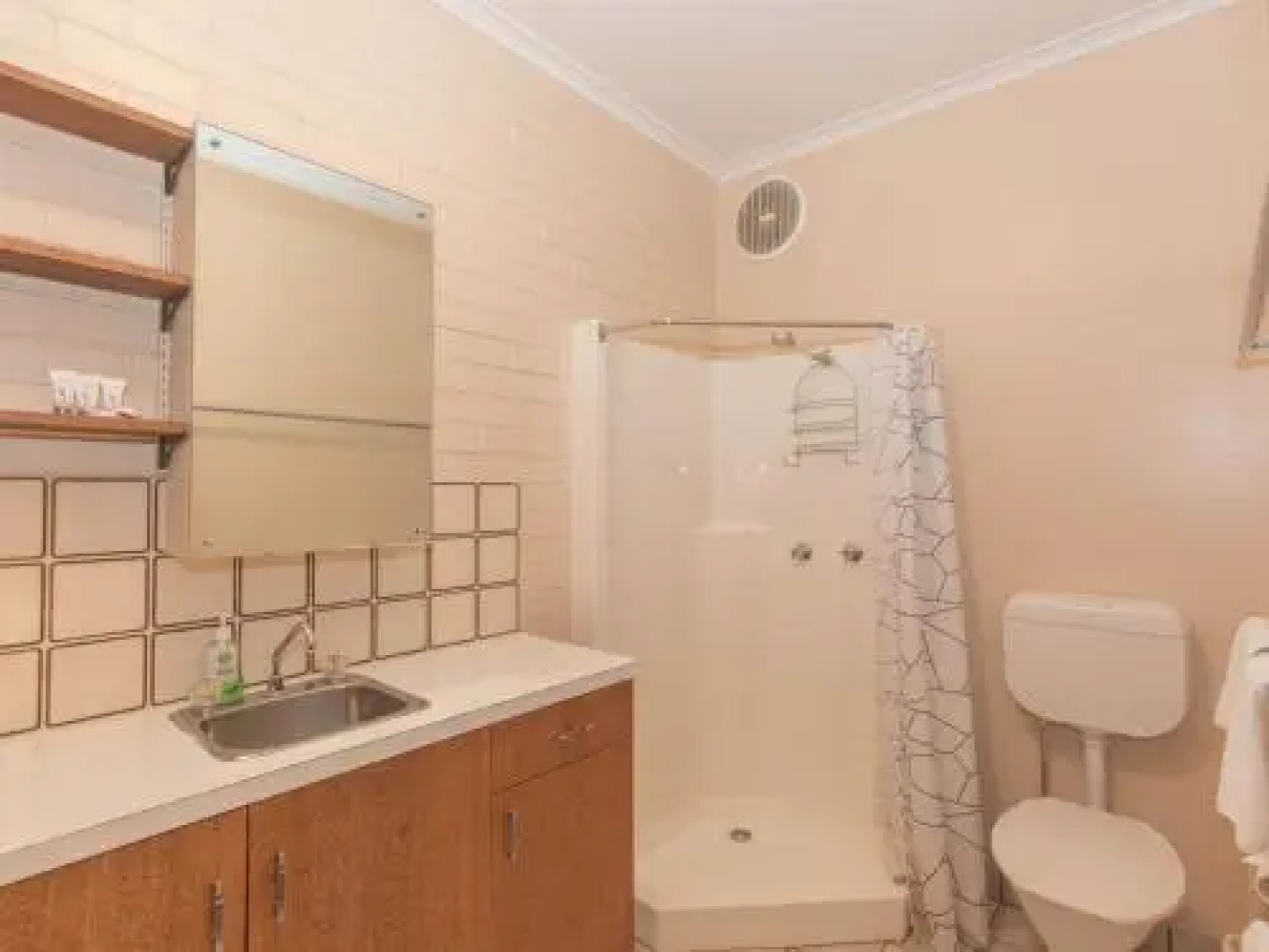 The Lakefront 69 Townsend Street