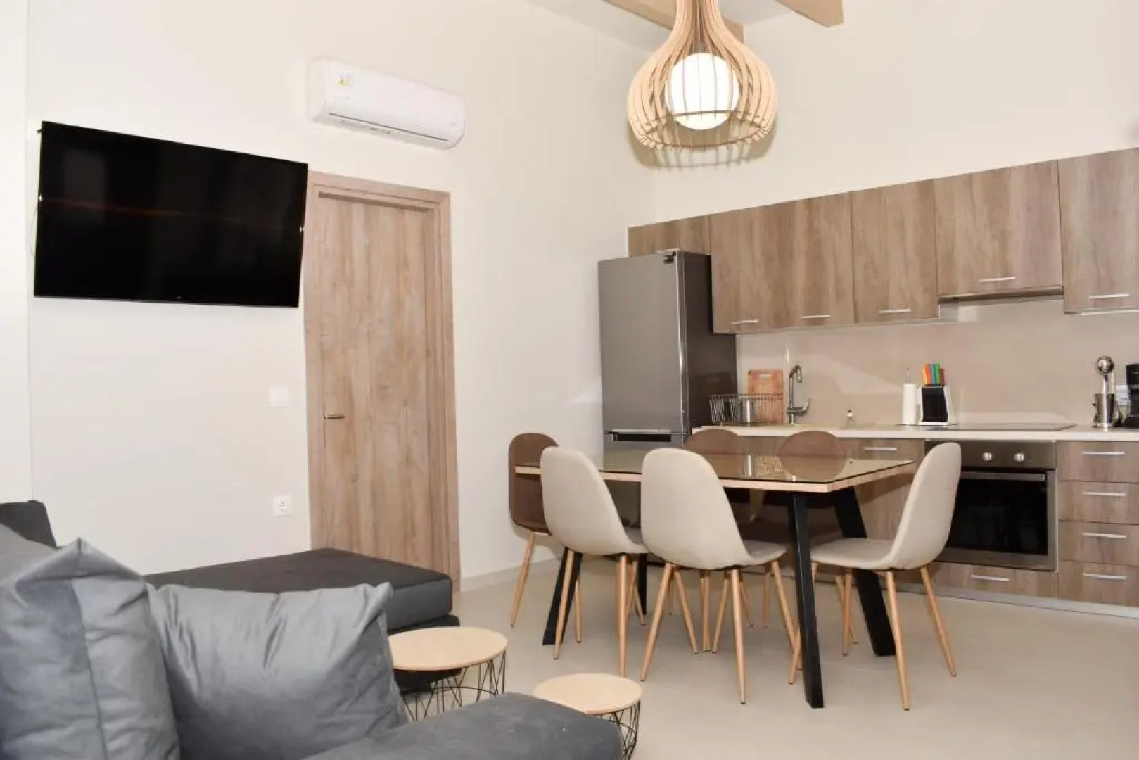 2 bedroom Villa with swimming pool-BBQ!