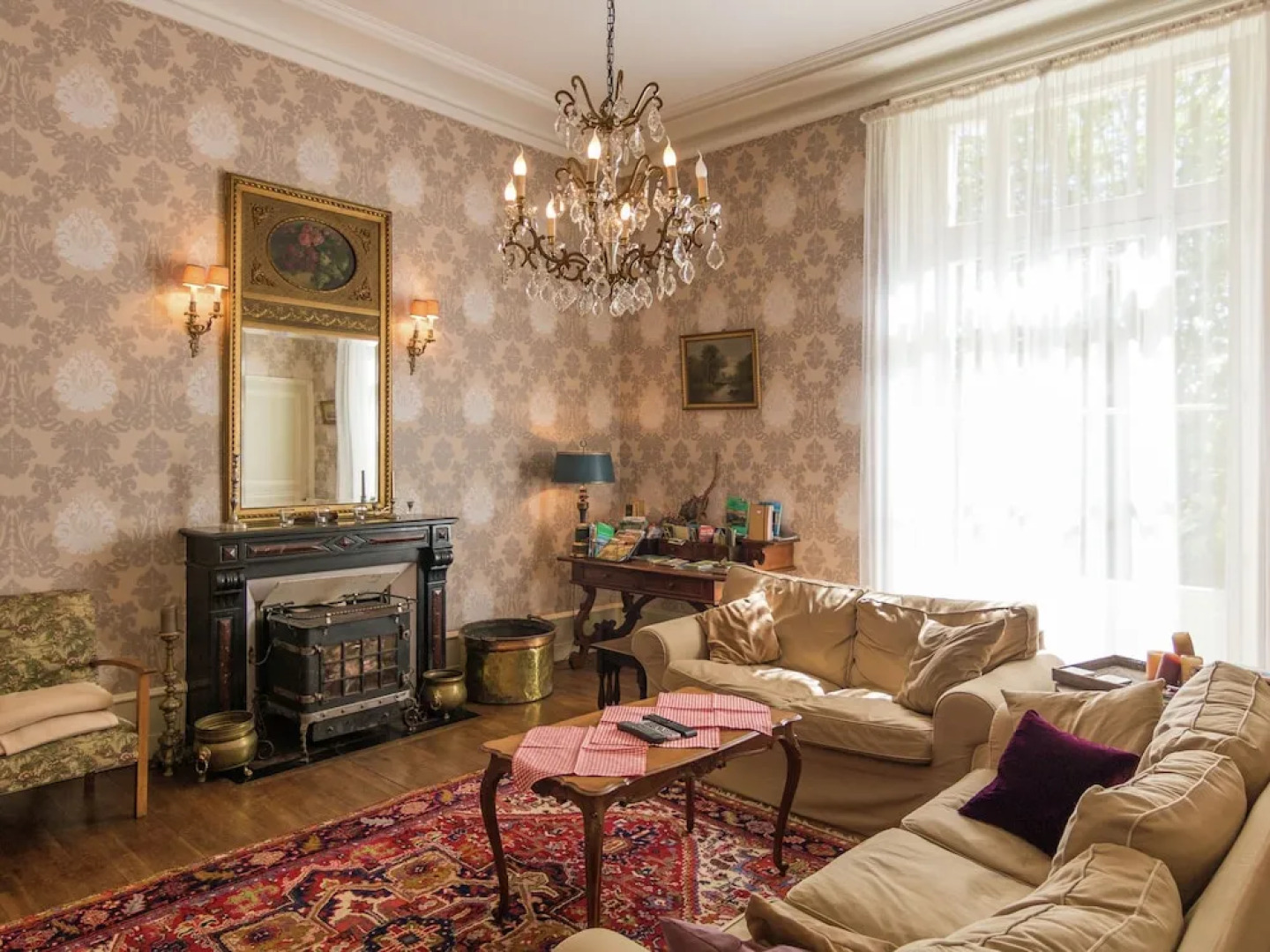 Charming Mansion in Brouchaud With Swimming Pool