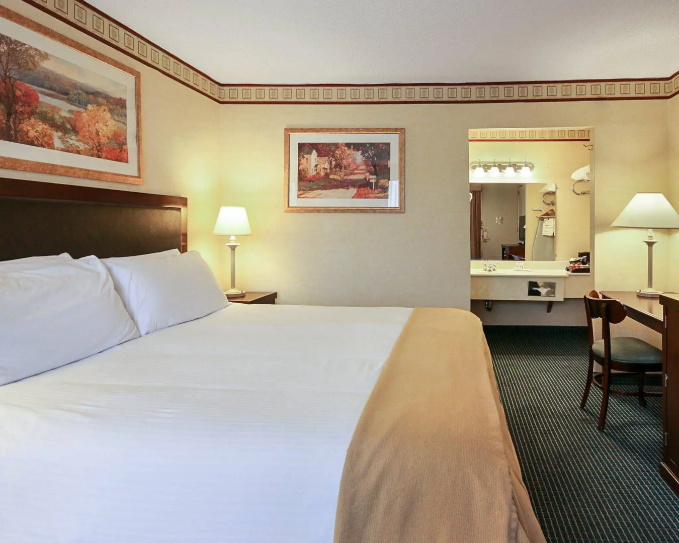 New Hope Inn & Suites