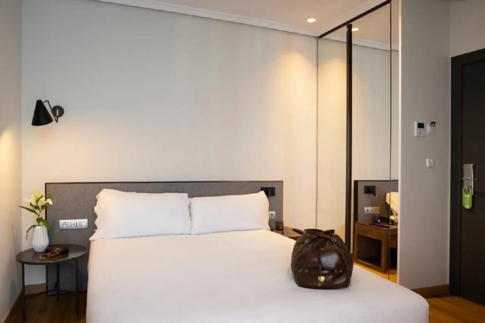 Отель Petit Palace Triball