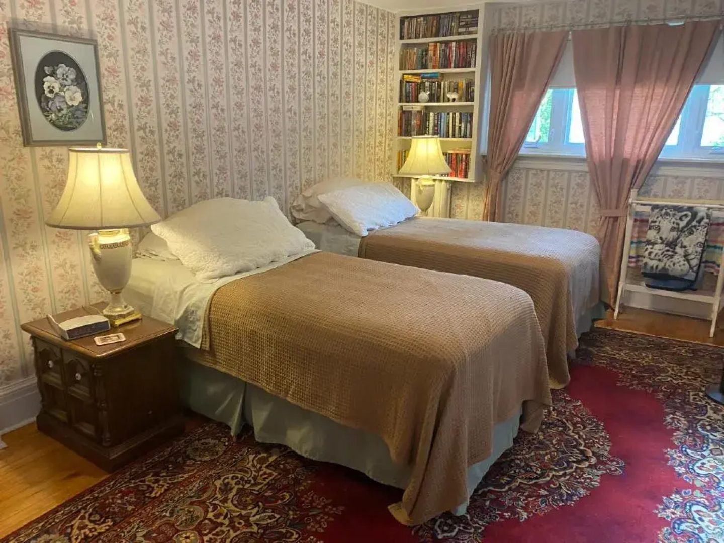 Bernard Gray Hall Bed and Breakfast