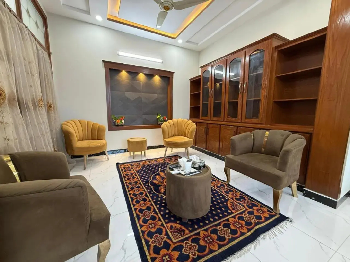 Delano Guest House