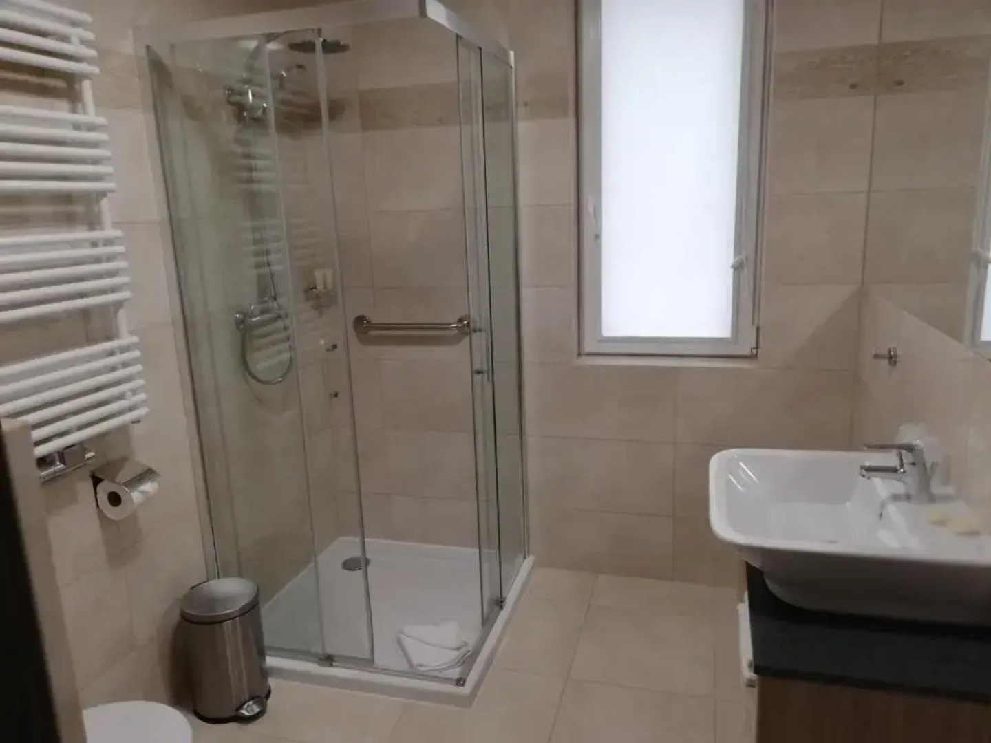 Hotelik na Słonecznym Wzgórzu