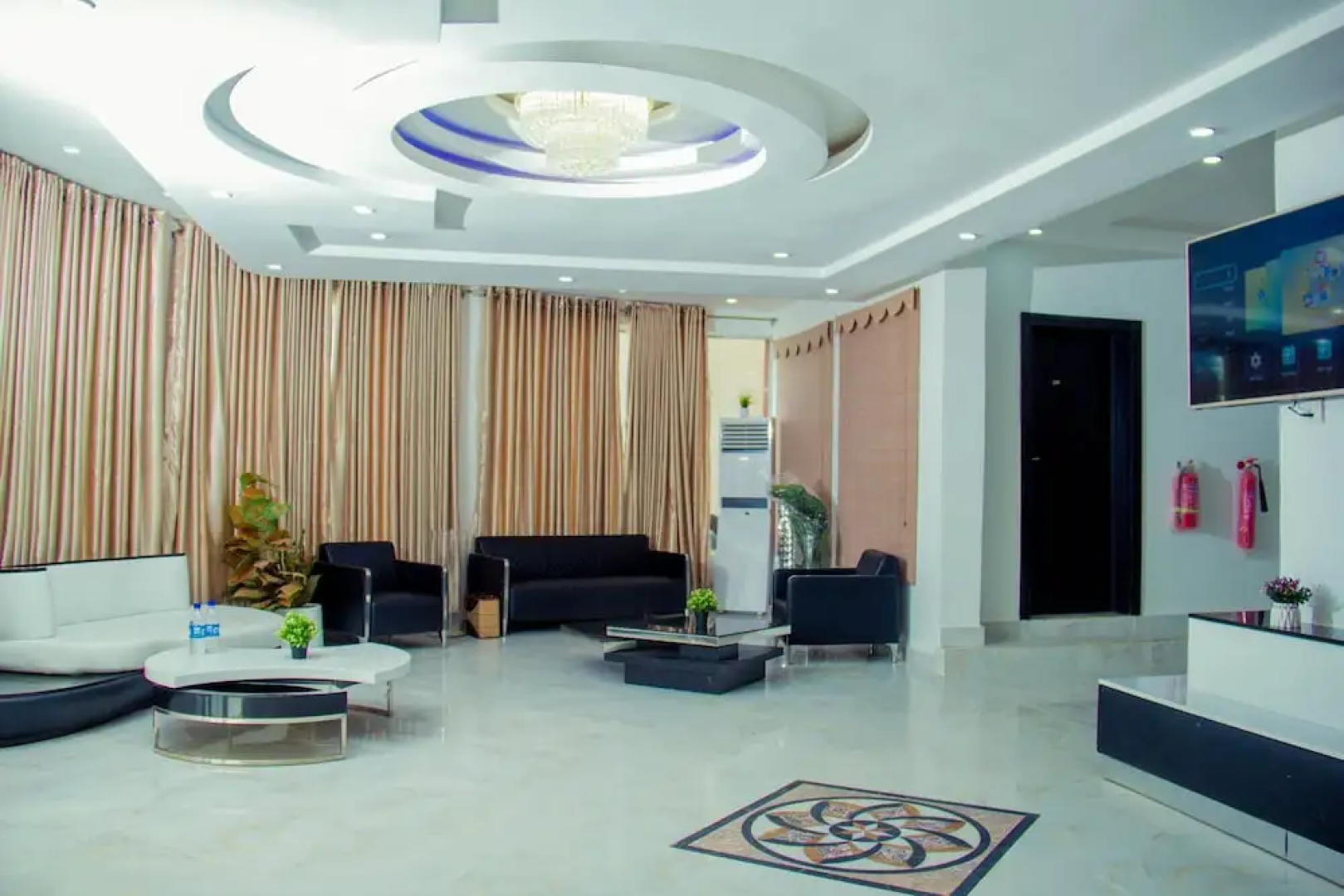 GPinnacle Suites