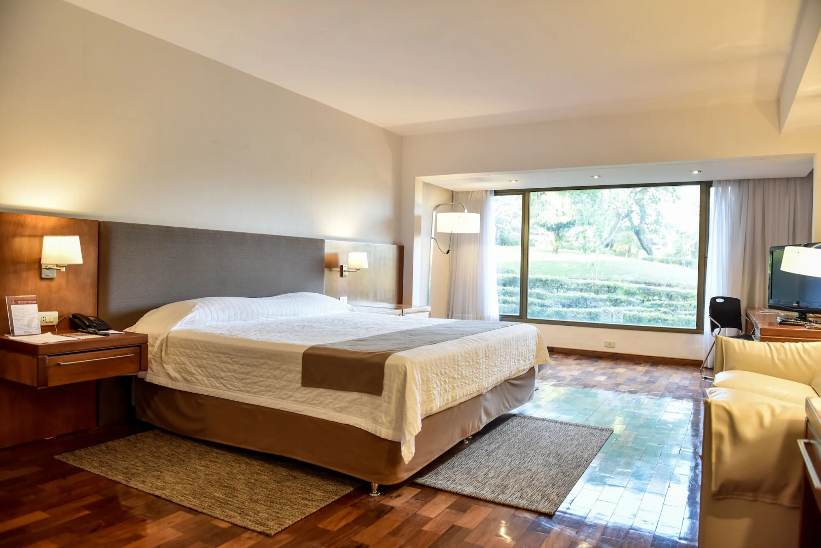 Yacht & Golf Club Paraguayo, a Tribute Portfolio Resort