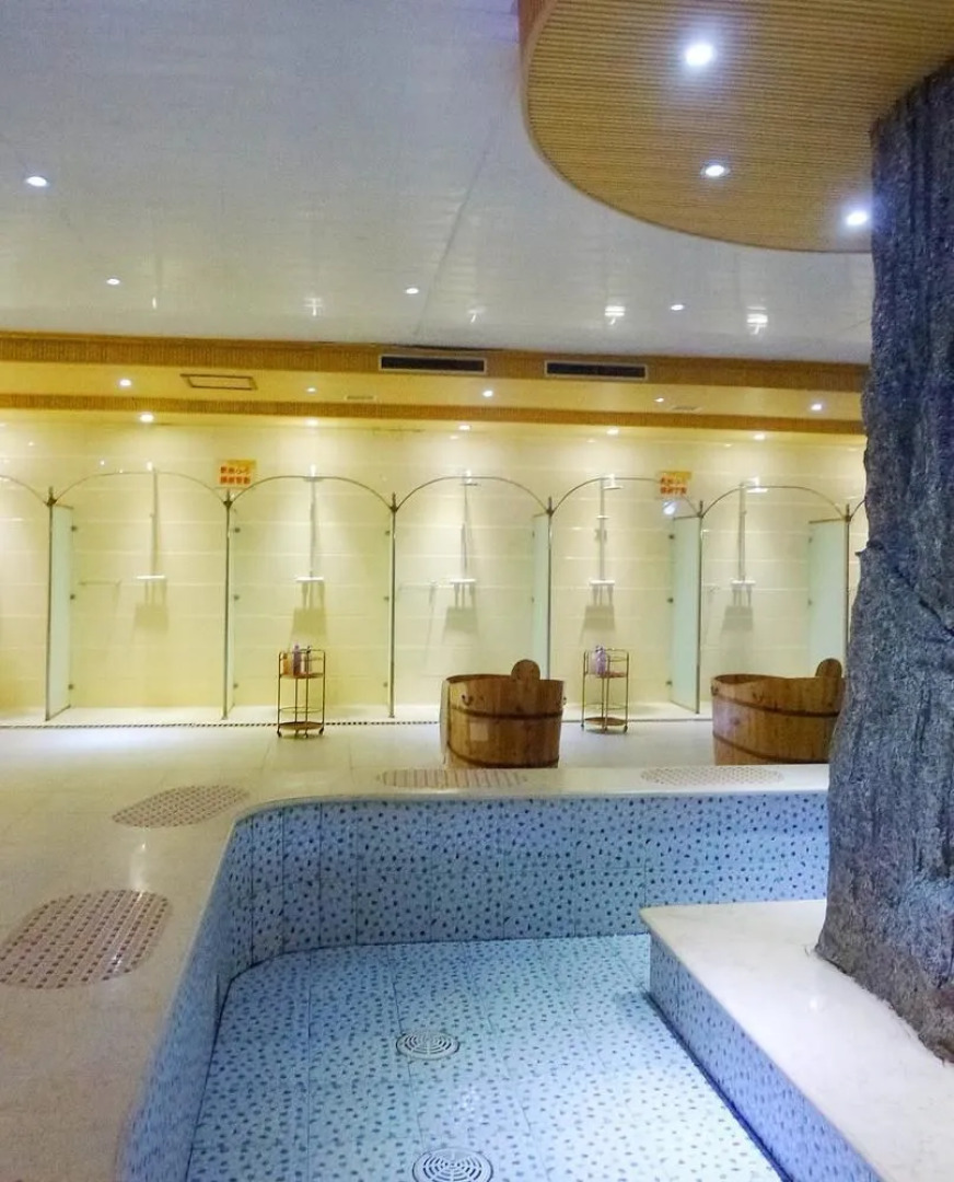 Lvshun Hot Spring Holiday Hotel