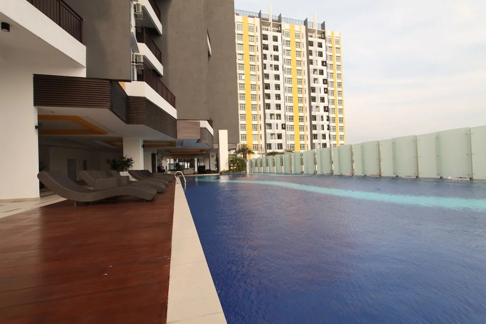 Ian's Majestic Condo