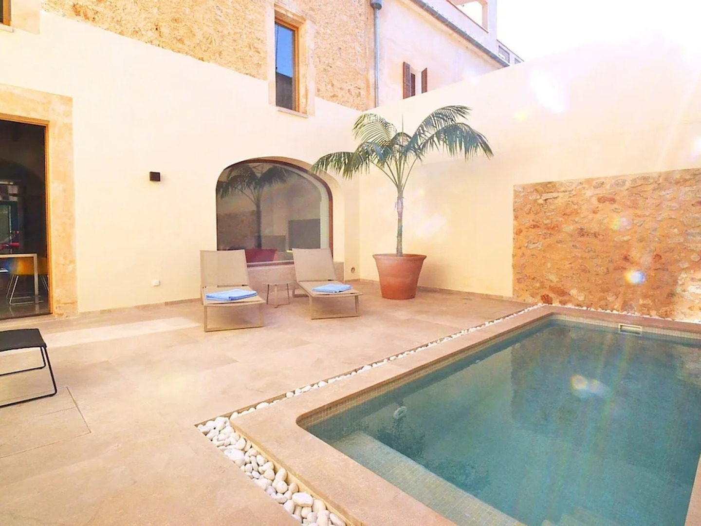 Top Quality Modern Town House in Petra With Private Pool