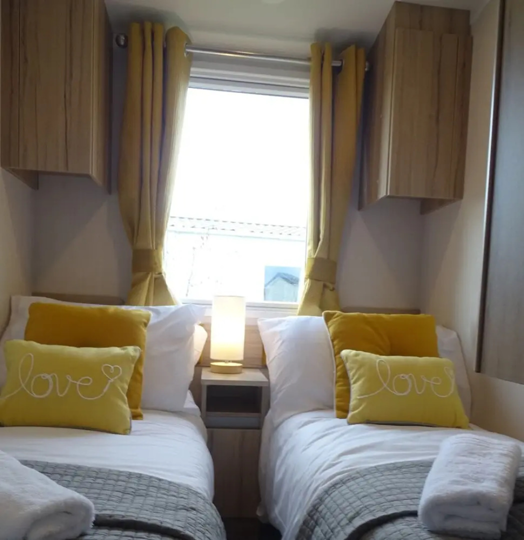 Luxury Hot Tub Retreat Caravan At Tattersall