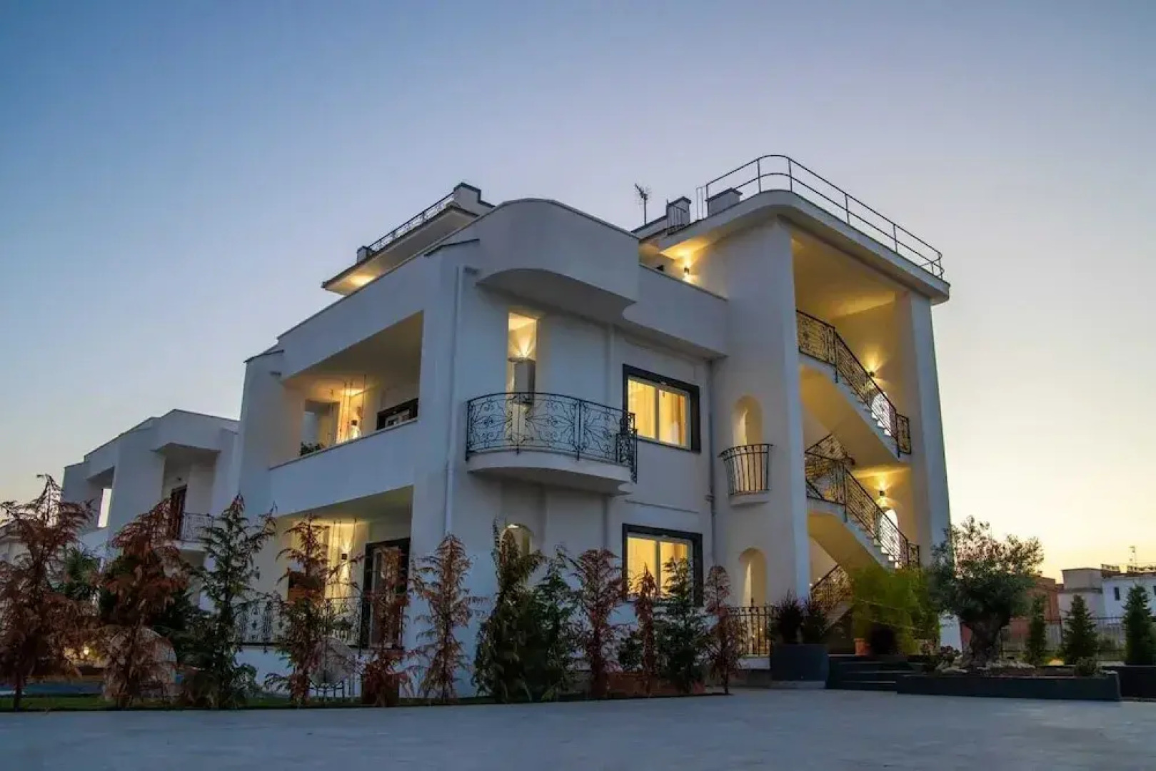 Viroga suite apartments