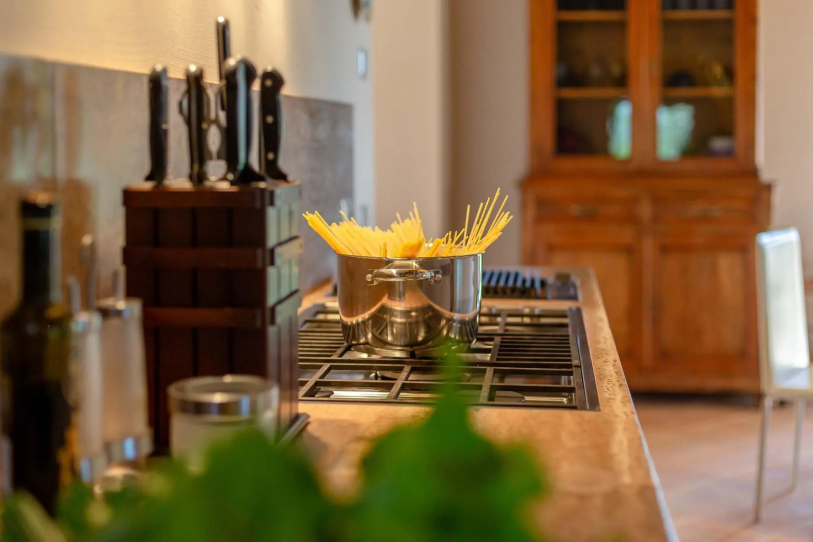 From this beautiful property, immersed in the Sienese countryside, you can enjoy sunsets with changi-Podere i Poggi