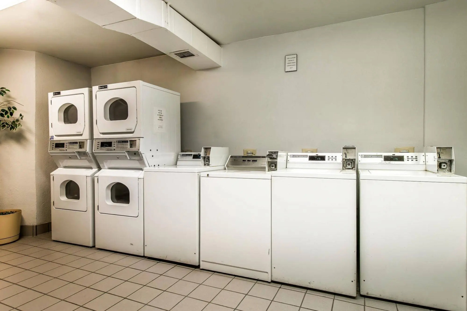 Days Inn by Wyndham Thornton