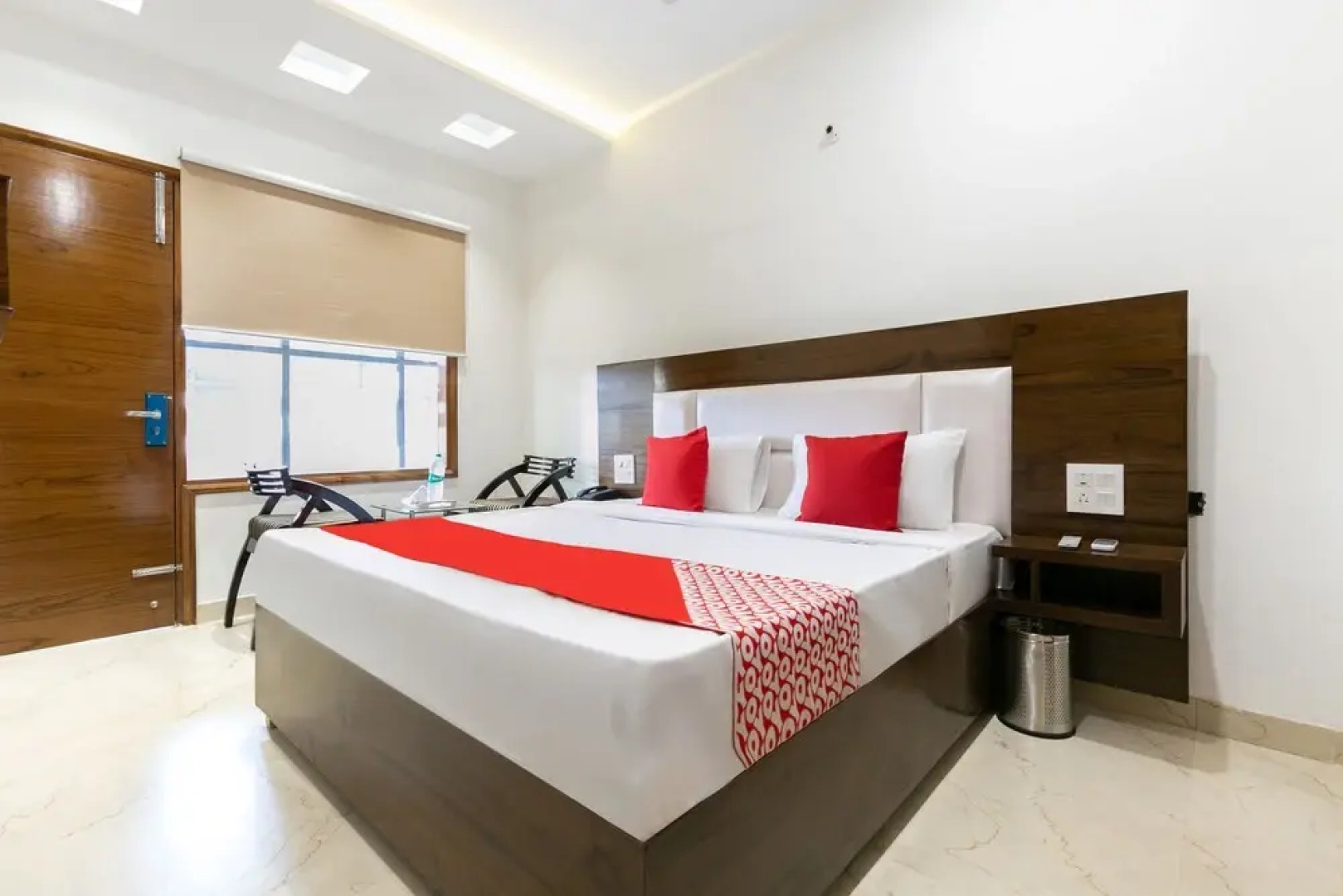 OYO 35938 Hotel Aditya & Kings