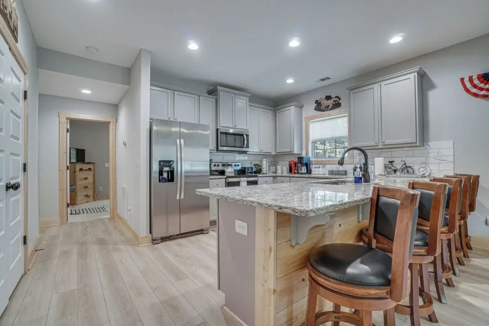 Hot Tub & EV Charger: Helen Getaway w/ Views!