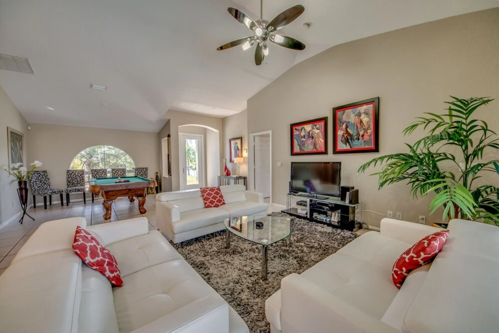 Villazo Ann - Roelens Vacations