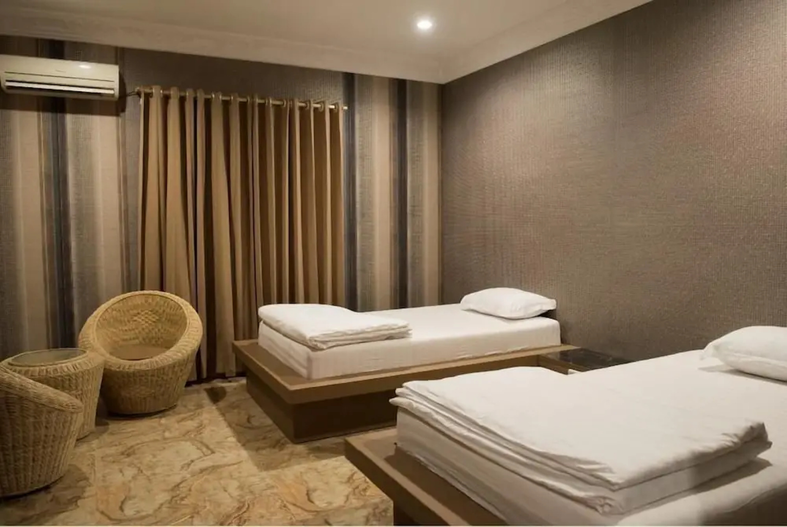 Hotel RAJA AKAS