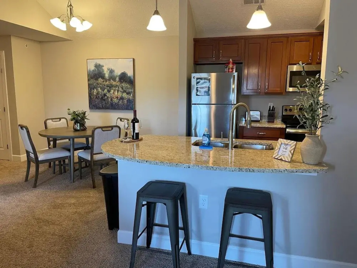 Peaceful Polaris Penthouse 2BR W D Balcony