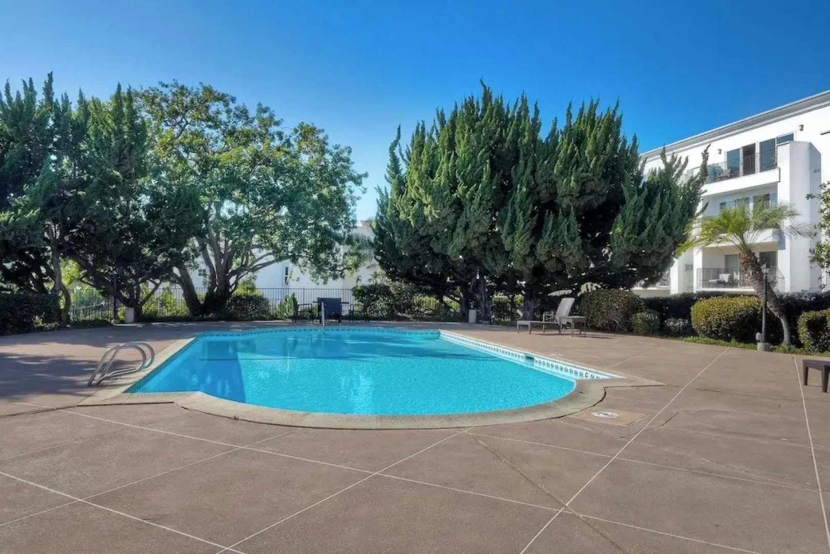 Southern Exposure w/ Private Balcony