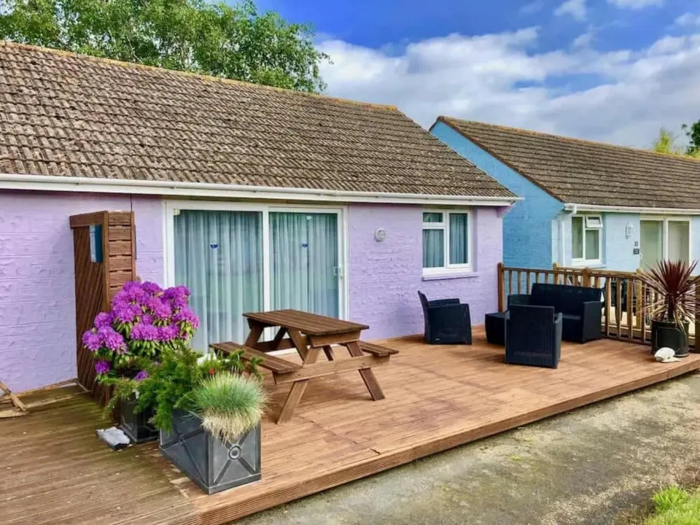 Seashells Dog Friendly Seaview Beach Chalet Sleeps 4 Beach Opposite