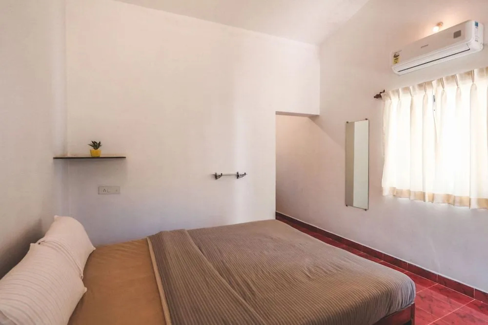 Piggy Hostel Vagator