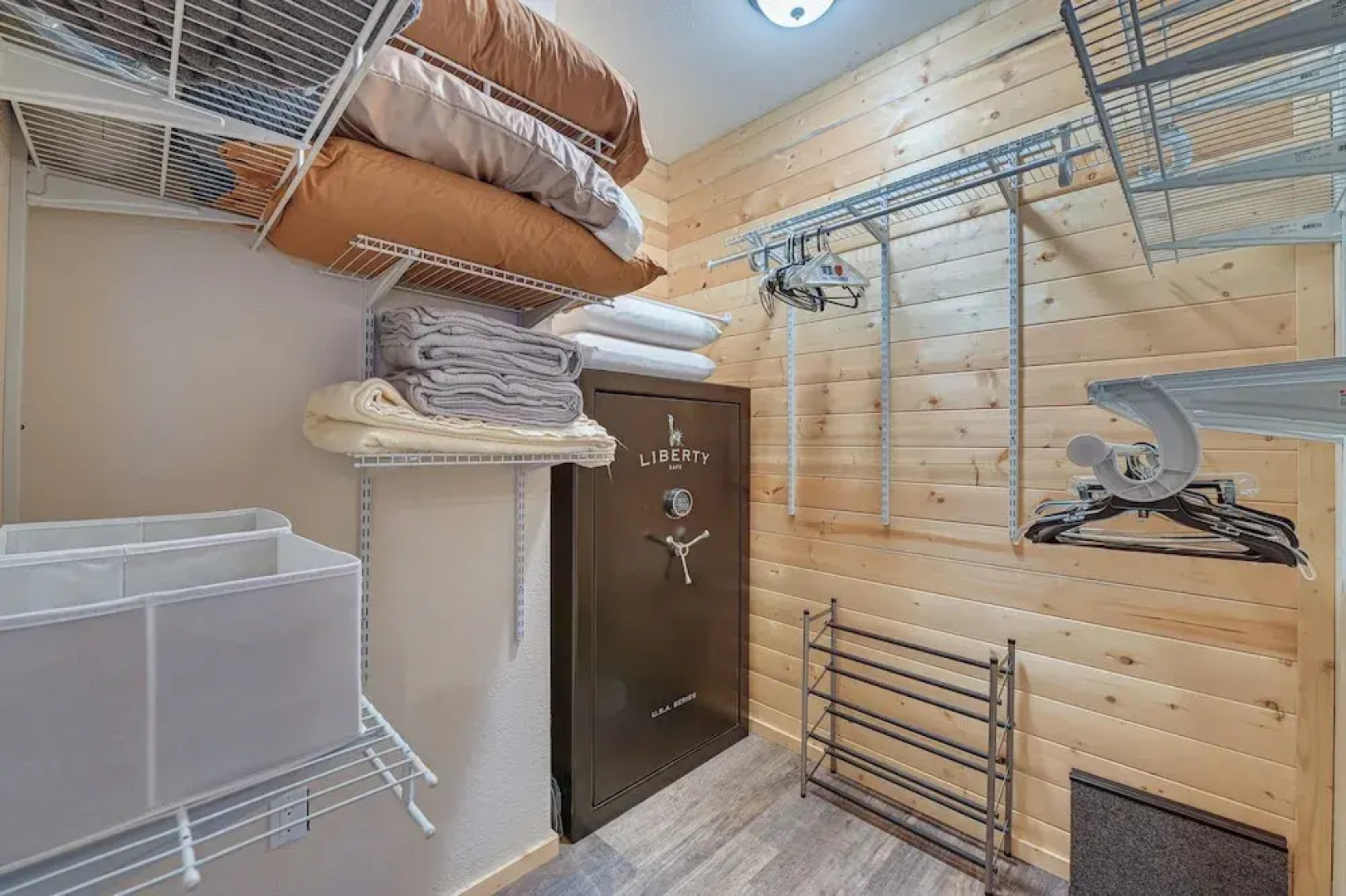 Custom Kasilof Cabin on 40 Private Acres